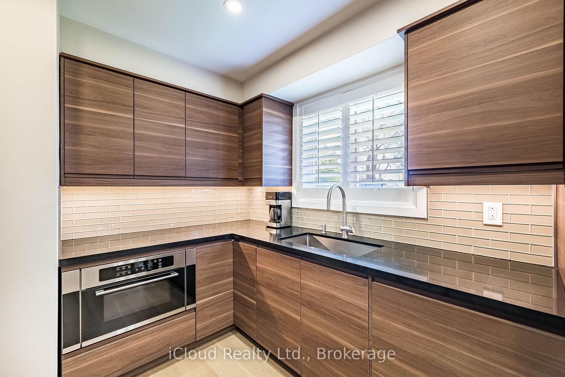 1195 Stanley Drive - Detached photo 13 of 50 in Burlington, Ontario