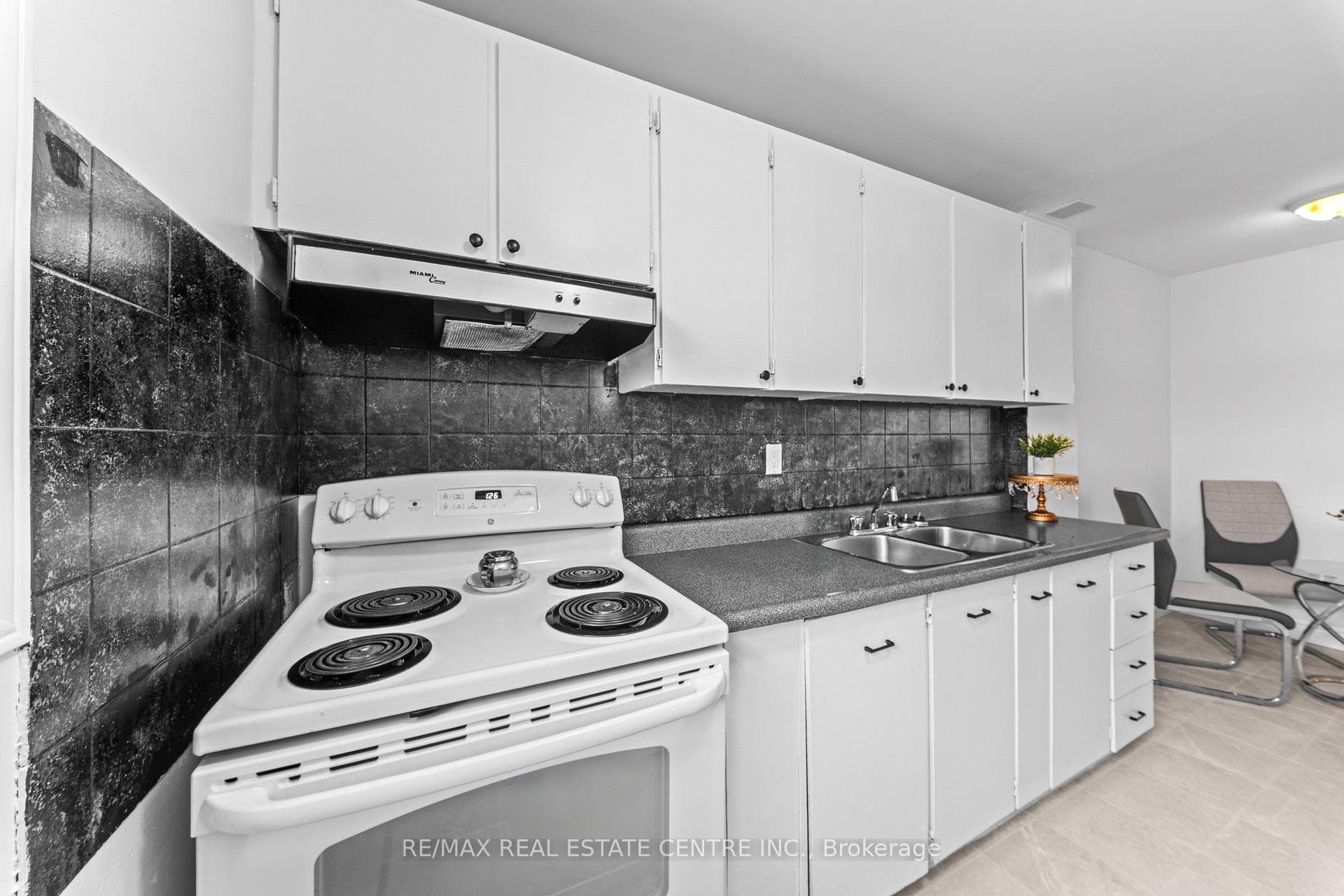 13 Gold Pine Court - Townhouse photo 14 of 38 in Brampton, Ontario