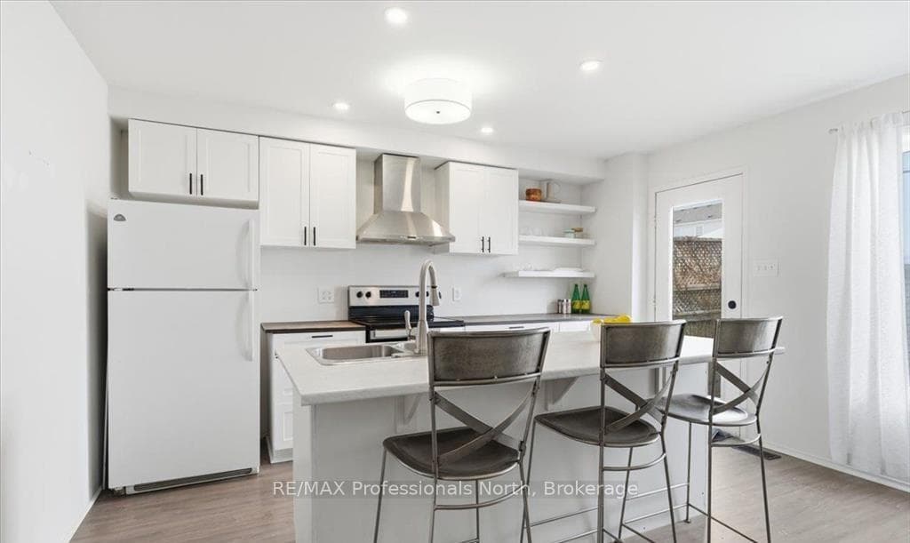98 Roxton Road - Semi-Detached photo 9 of 28 in Oakville, Ontario