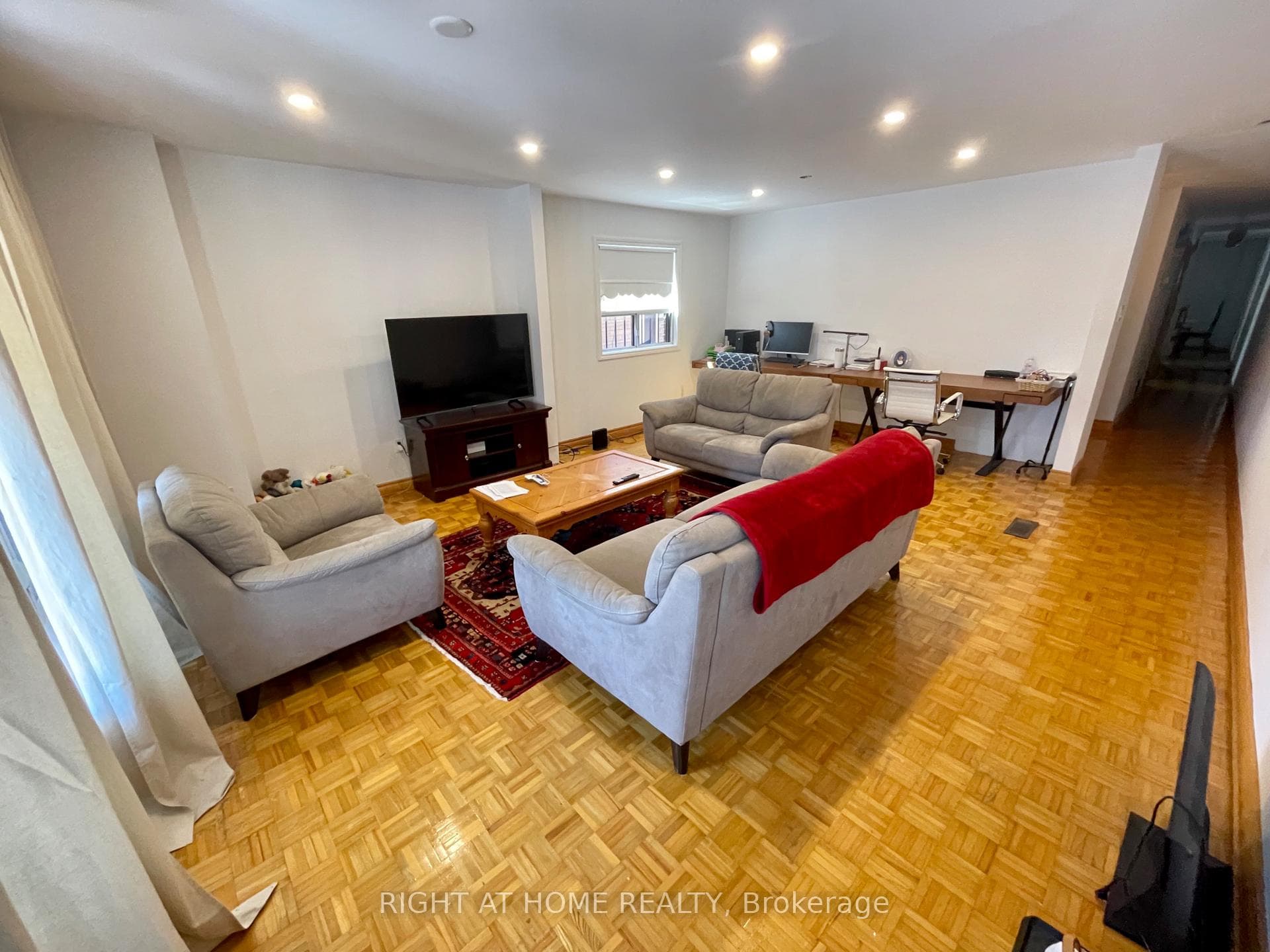 40 Bellevue Avenue - Semi-Detached photo 3 of 34 in Downtown Toronto / Waterfront, Ontario