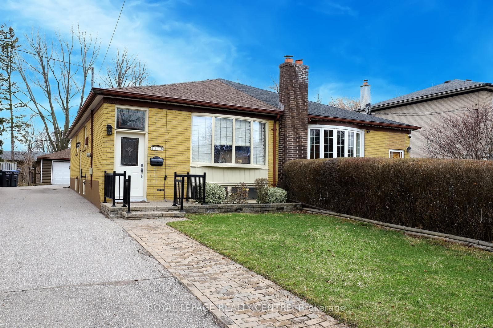 3638 Anniversary Road - Semi-Detached for sale in Applewood, Ontario