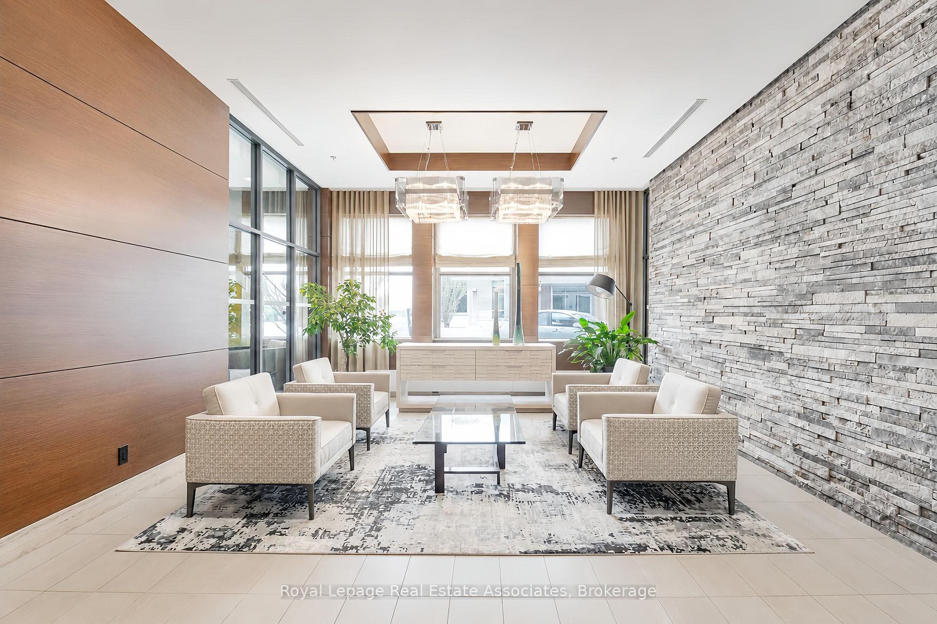 1 Hurontario Street Unit 308 - Condo photo 33 of 35 in Mississauga, Ontario