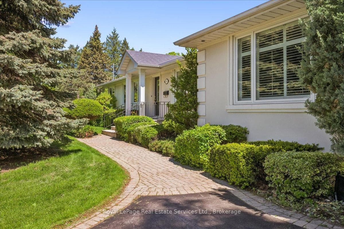 281 Pinehurst Drive - Detached photo 5 of 50 in Oakville, Ontario