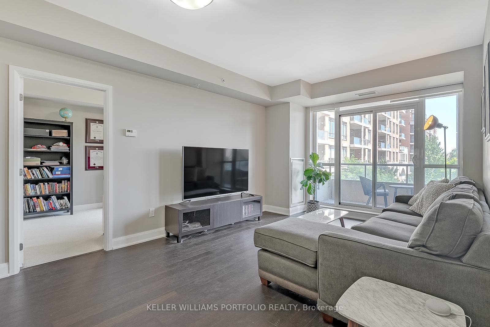 2480 Prince Michael Drive Unit 304 - Condo photo 12 of 27 in Oakville, Ontario