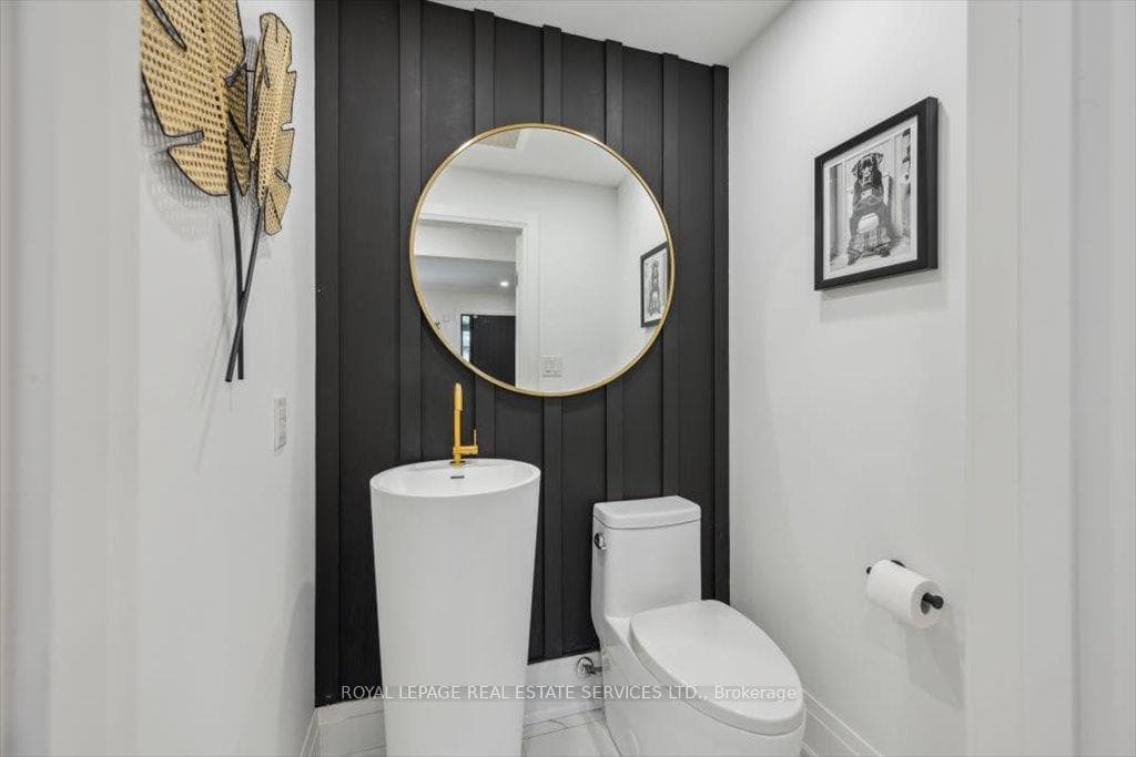 169 Oakes Drive - Detached photo 19 of 48 in Mississauga, Ontario