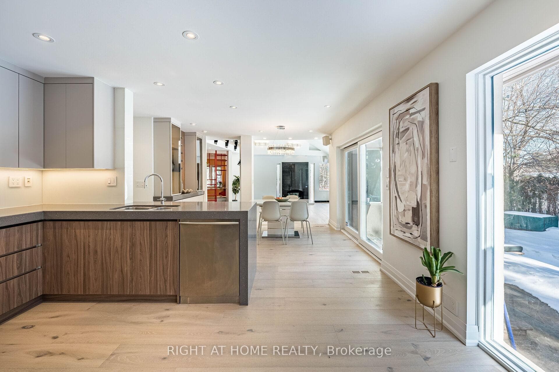 1 Friars Lane - Detached photo 14 of 50 in Etobicoke (Islington / Rexdale), Ontario