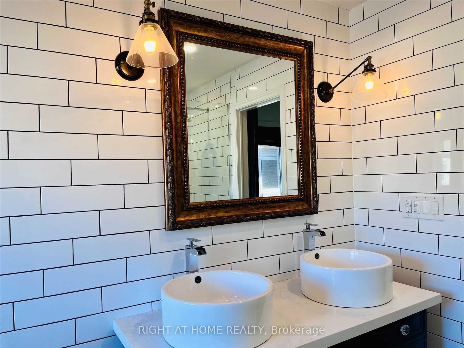 2471 Felhaber Crescent - Semi-Detached photo 15 of 23 in Oakville, Ontario
