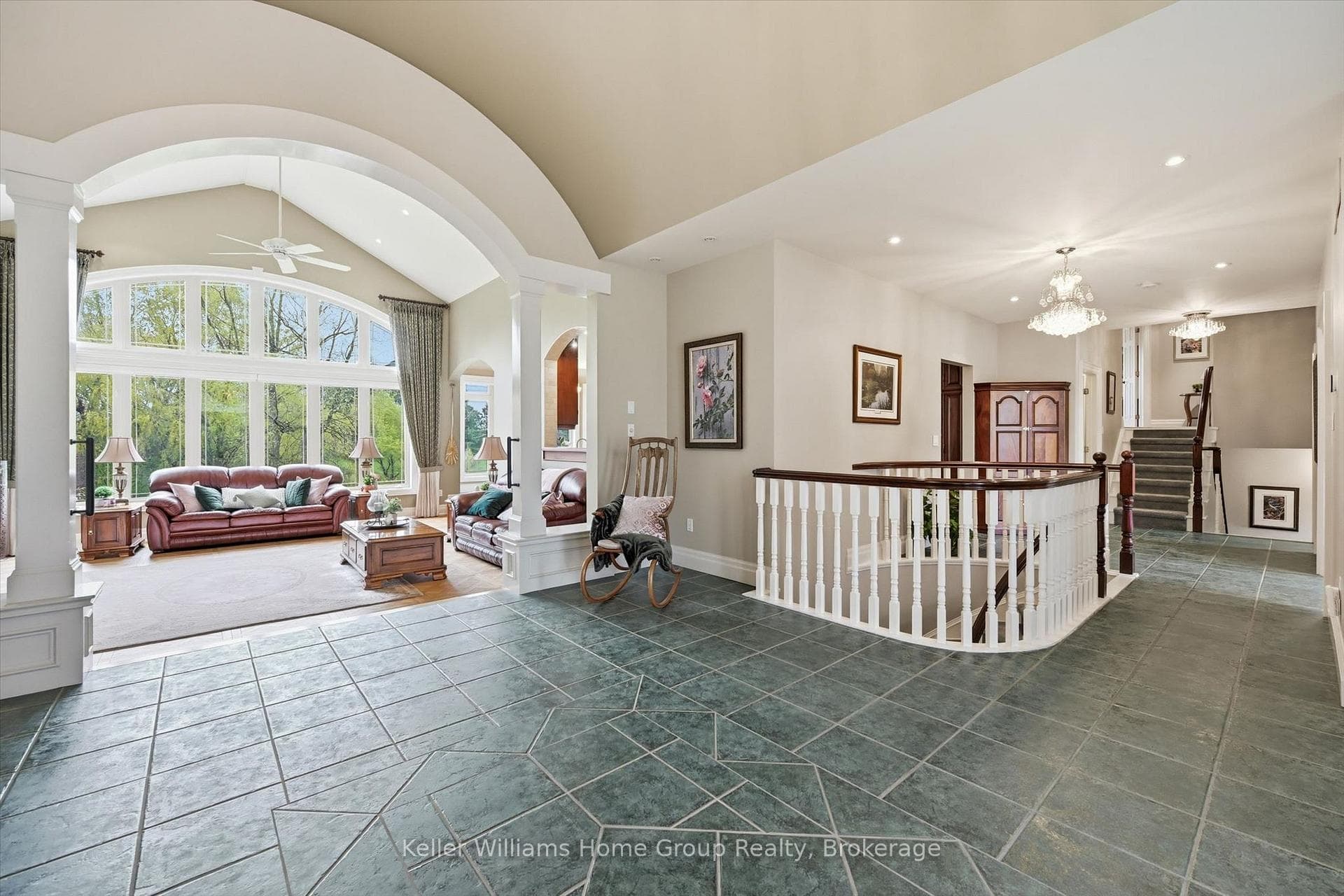 6423 Chelsea Road - Detached photo 6 of 49 in Burlington, Ontario