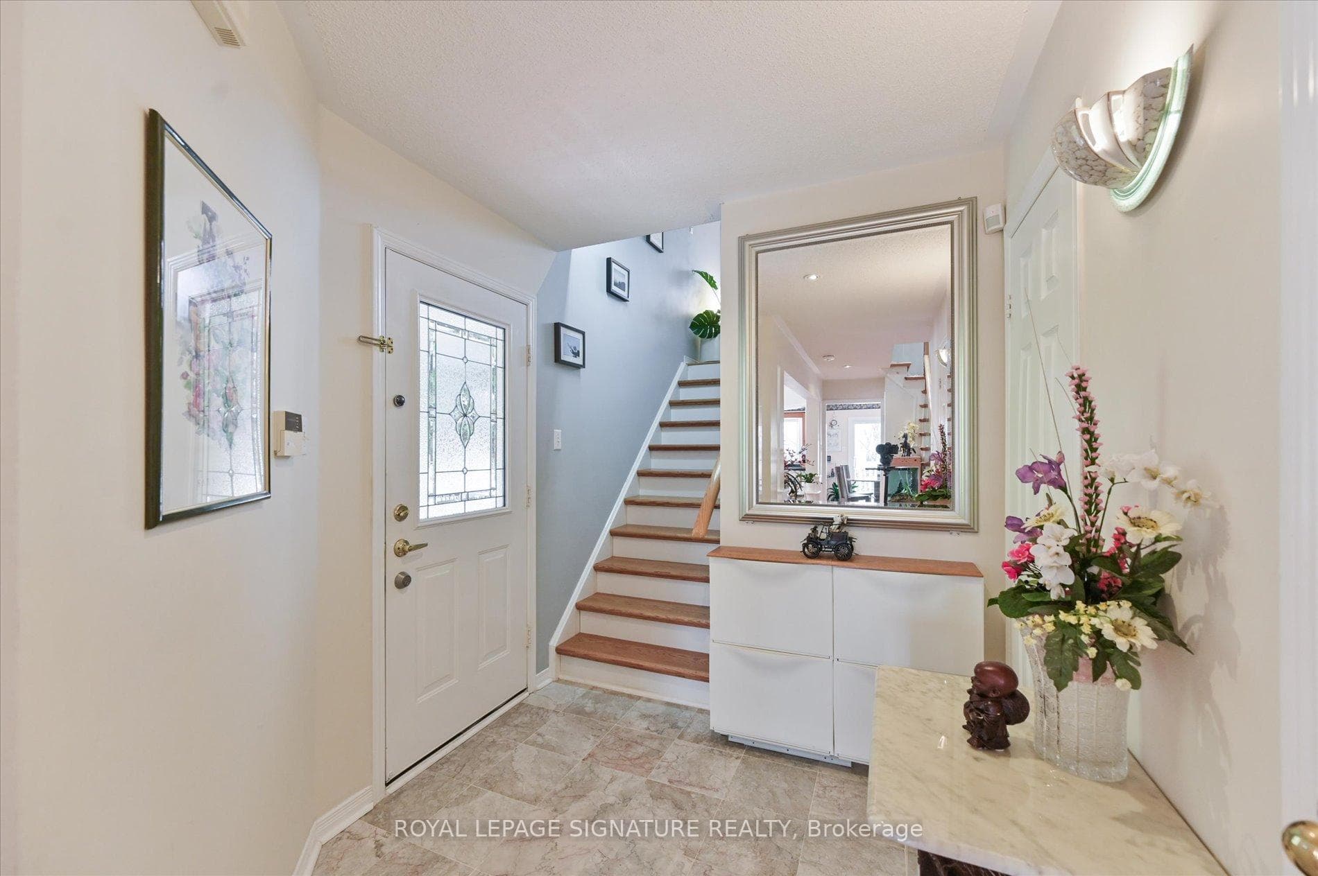 5481 Palmerston Crescent - Semi-Detached photo 5 of 44 in Mississauga, Ontario