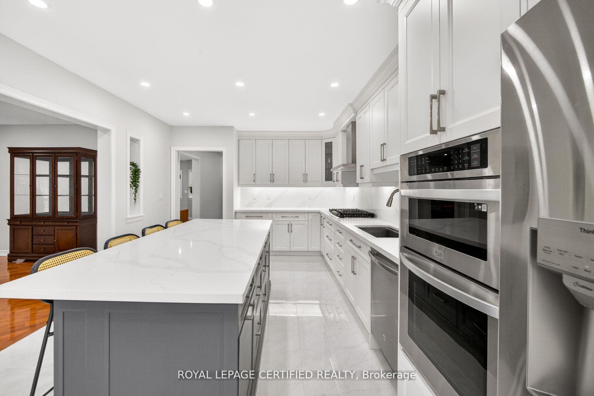 643 Garden Walk - Detached photo 14 of 50 in Mississauga, Ontario