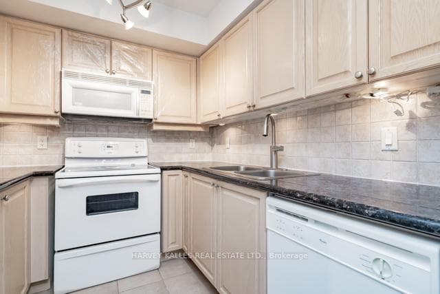 880 Grandview Way Unit 1209 - Condo photo 10 of 26 in Willowdale / Newtonbrook, Ontario