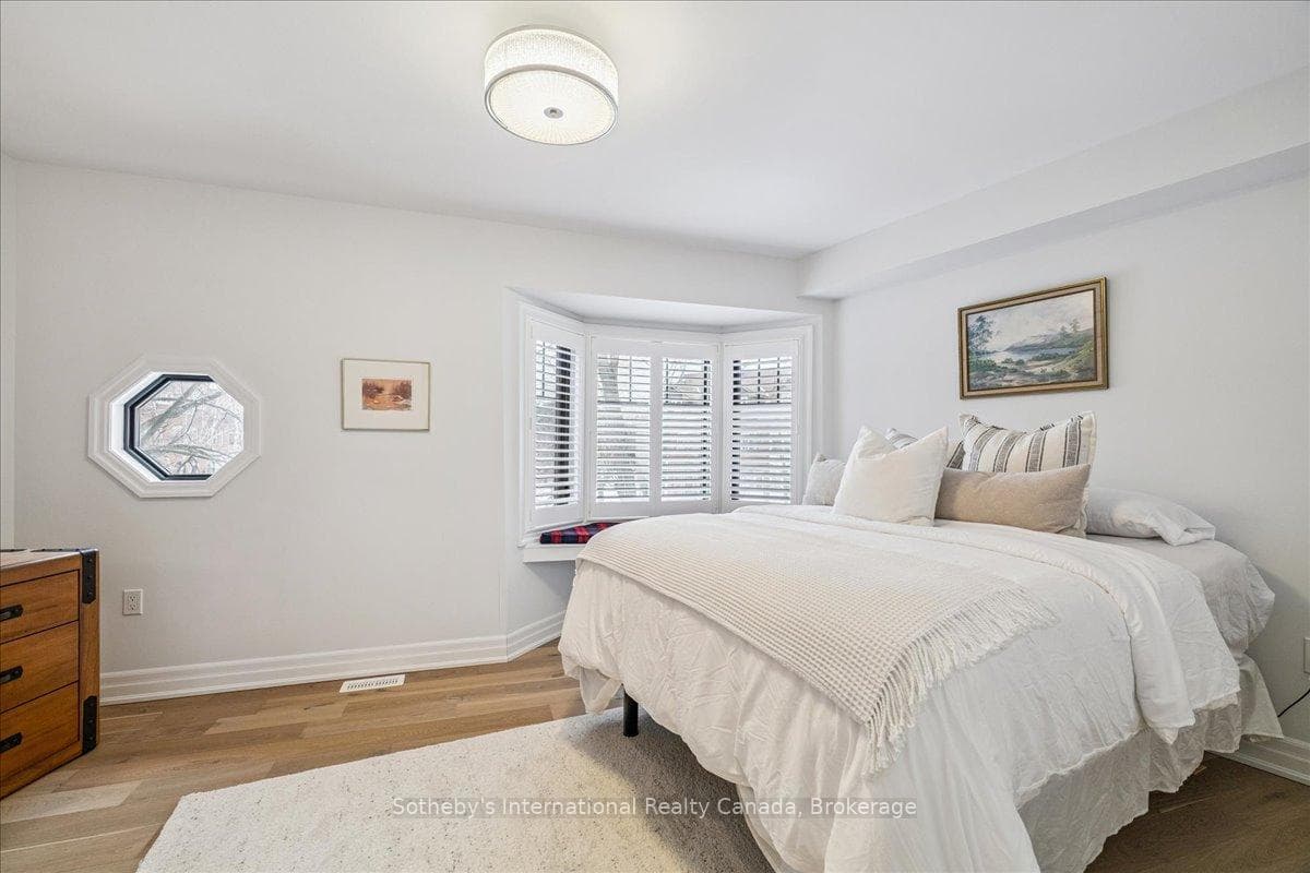 10 Southwind Terrace - Townhouse photo 21 of 43 in Oakville, Ontario