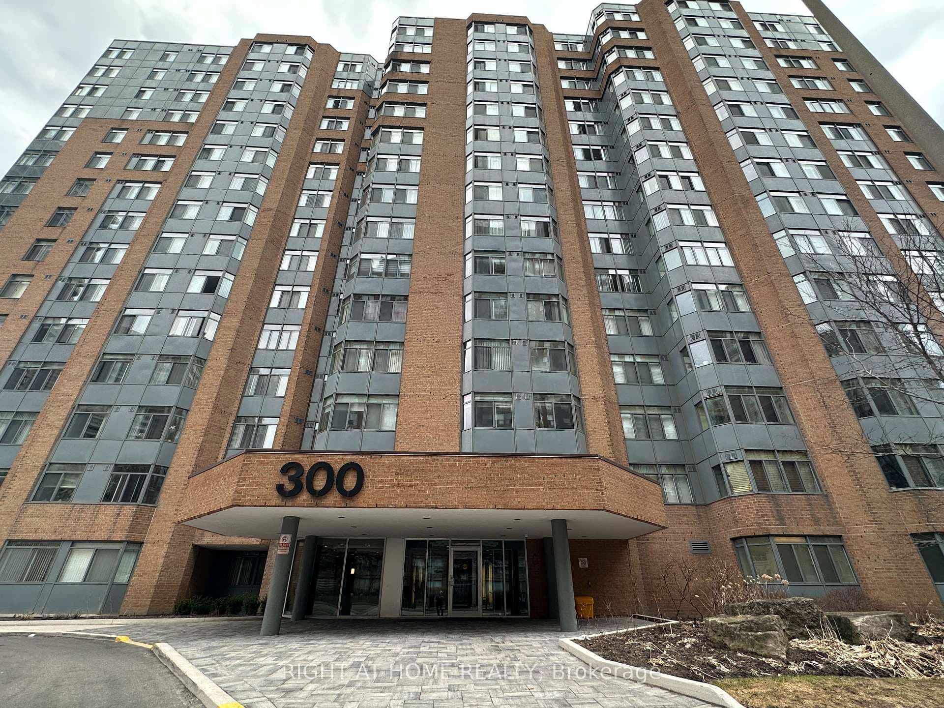 300 Webb Drive Unit 1406 - home for sale in Mississauga, Ontario