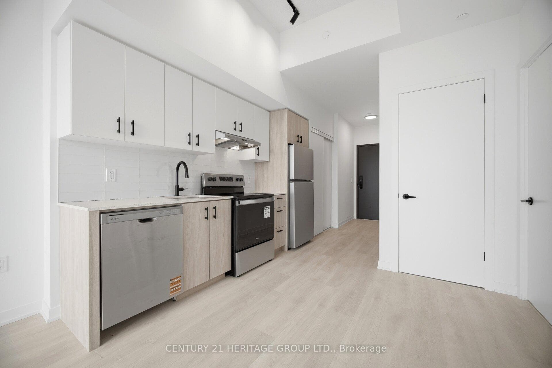 4878 POWERS COMMON Boulevard Unit C1601 - Condo photo 2 of 14 in Burlington, Ontario