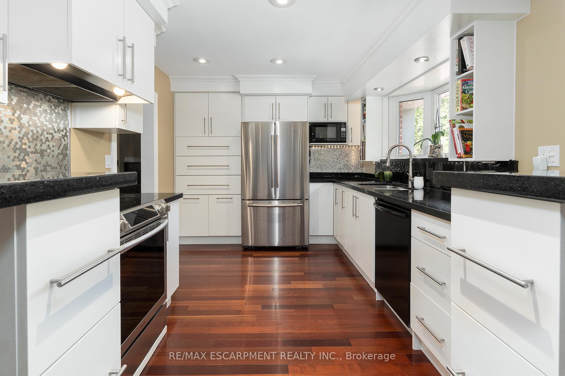 193 Pine Cove Road - Detached photo 8 of 43 in Burlington, Ontario