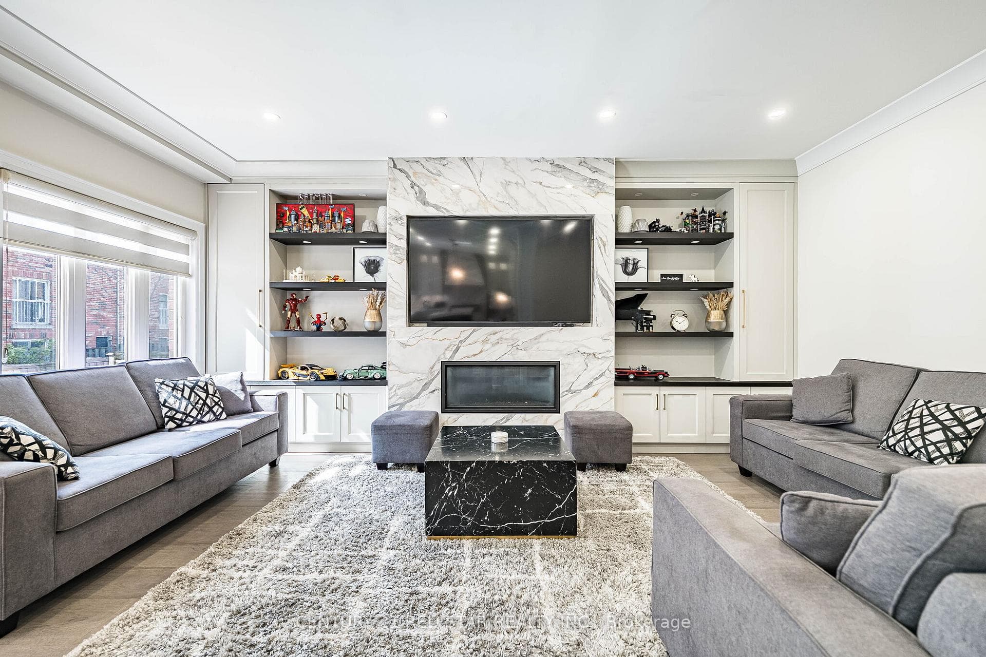 396 Derrydale Drive - Detached photo 9 of 48 in Mississauga, Ontario