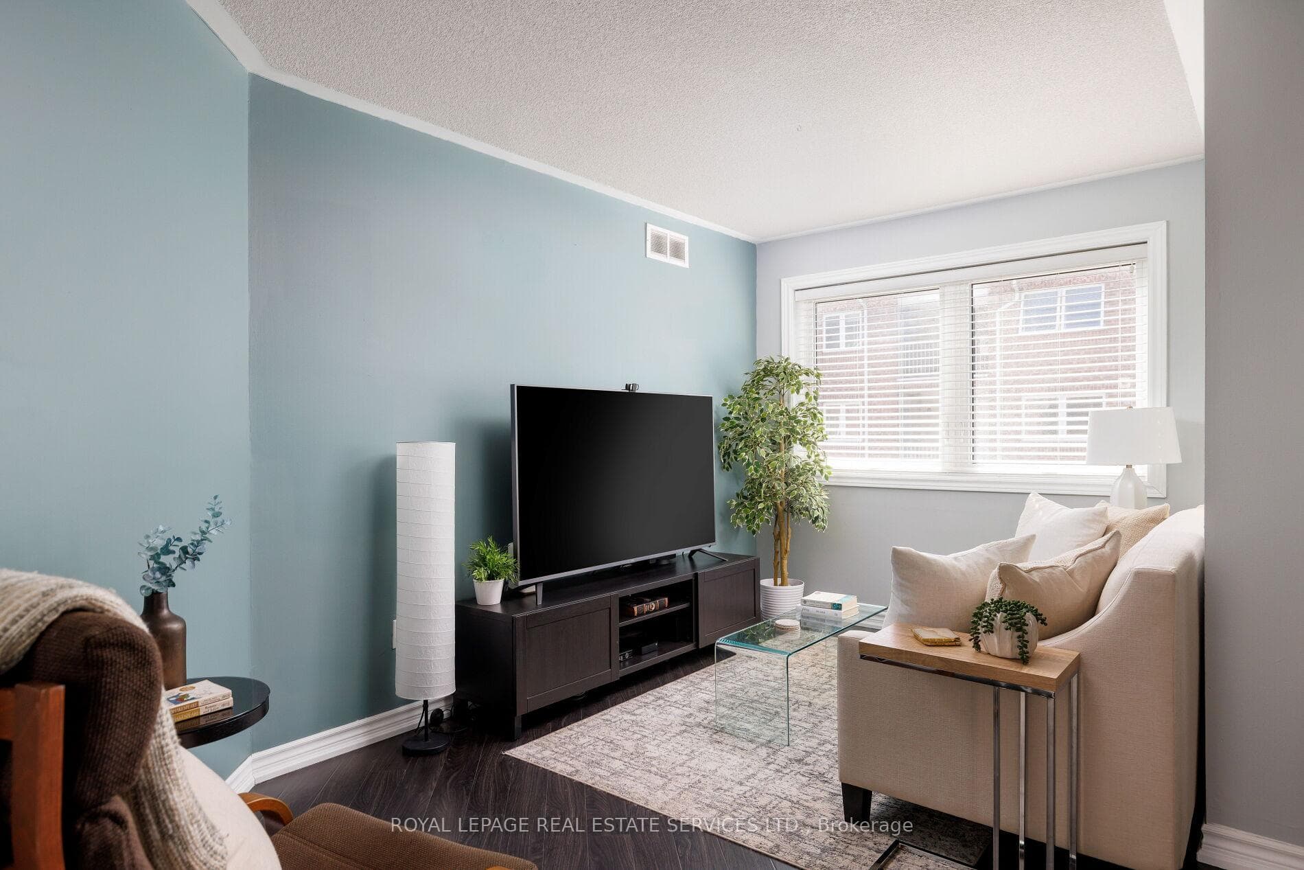 75 Bristol Road Unit 174 - Condo photo 3 of 22 in Mississauga, Ontario