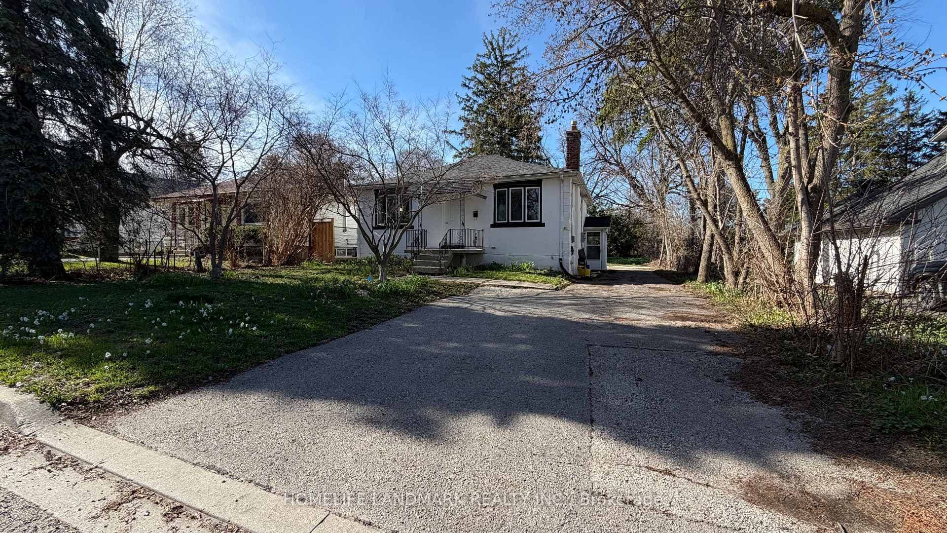 95 Roseview Avenue - home for sale in Richmond Hill, Ontario