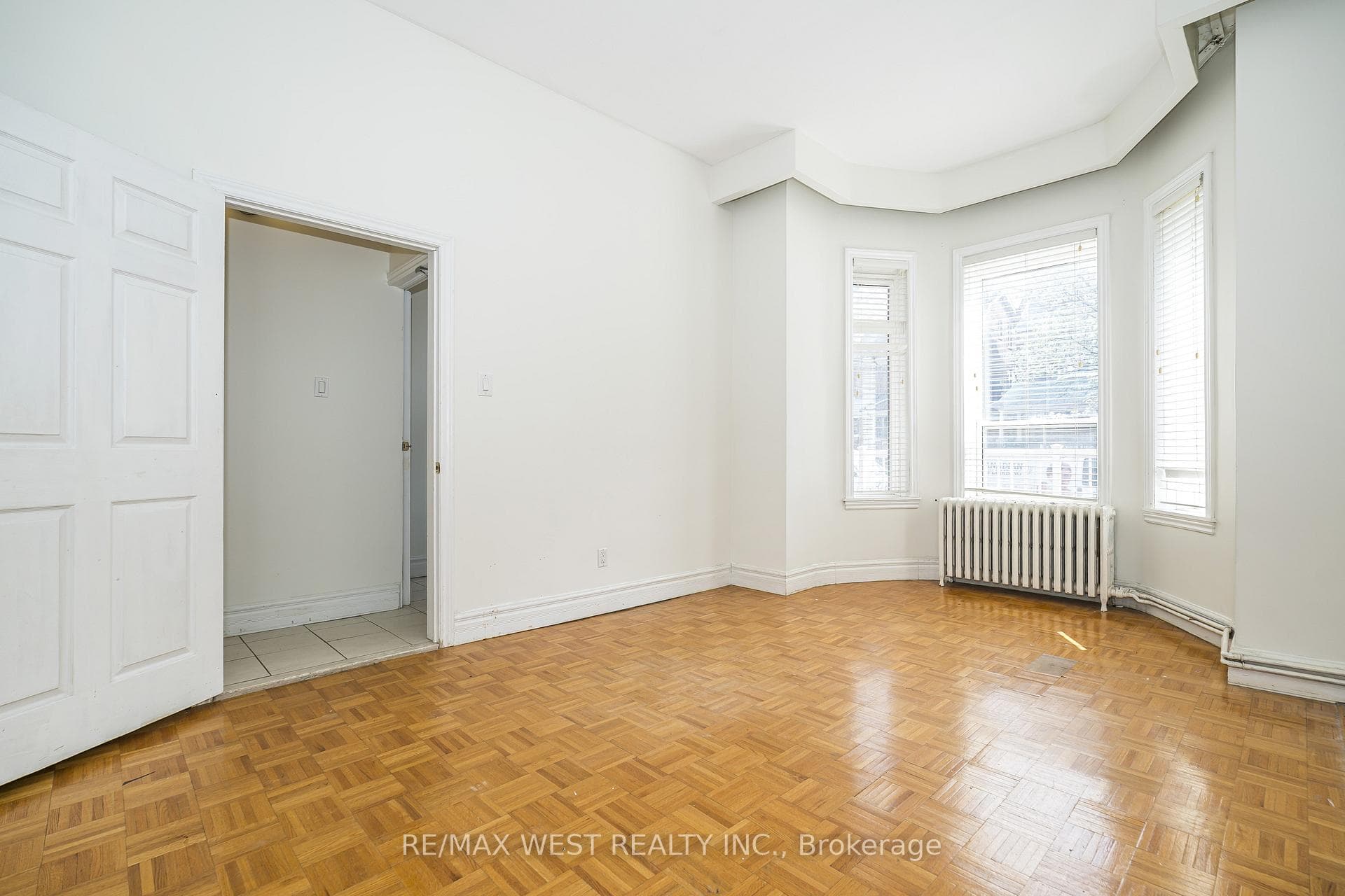 404 Manning Avenue - Semi-Detached photo 5 of 41 in Downtown Toronto / Waterfront, Ontario