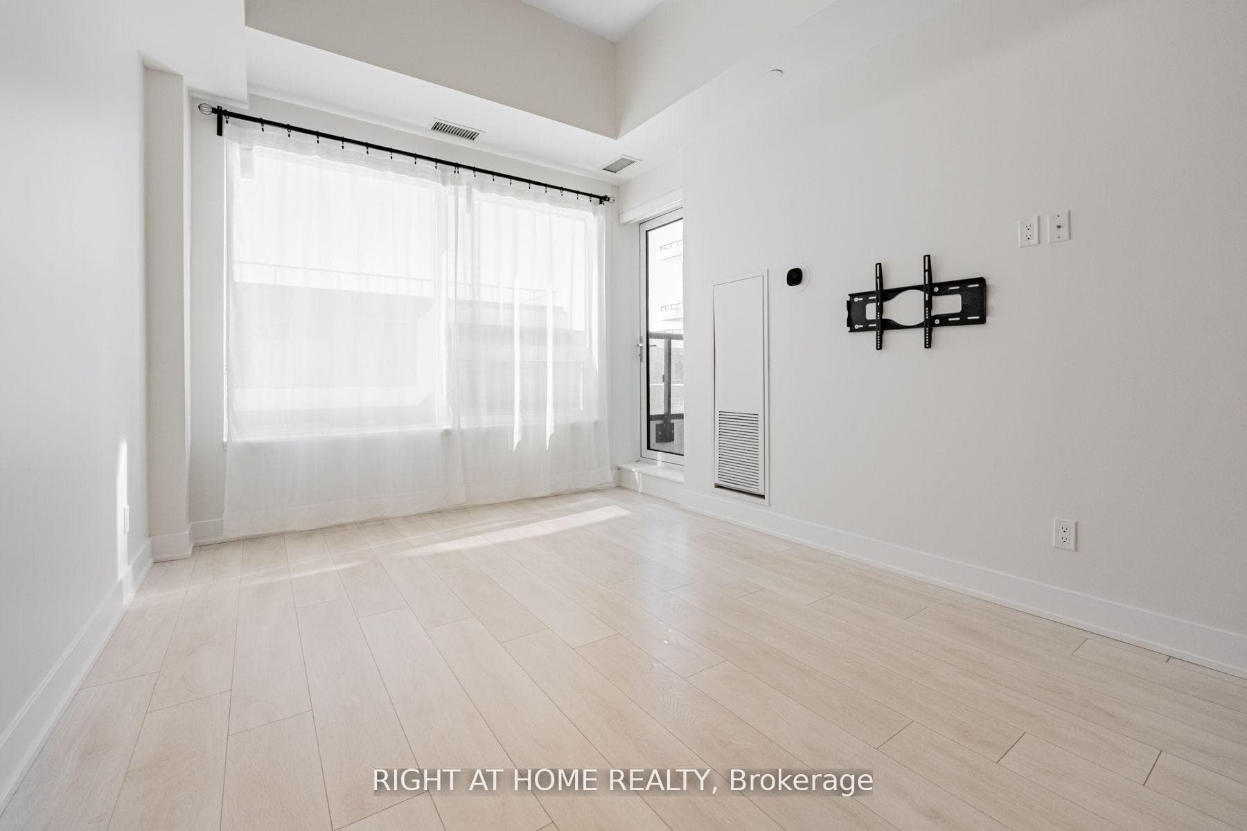 2485 Taunton Road Unit 451 - Condo photo 17 of 27 in Oakville, Ontario