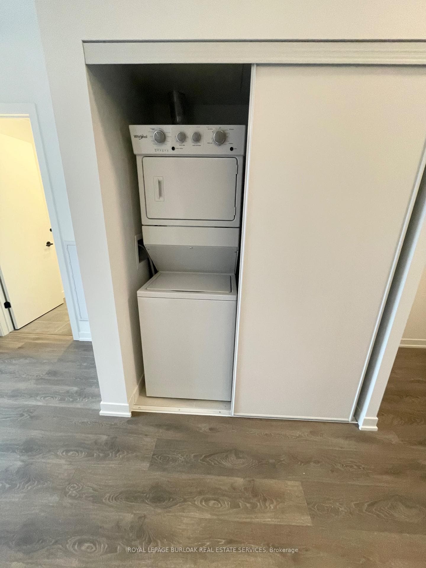 4878 Powers Common Unit 126 - Condo photo 9 of 14 in Burlington, Ontario