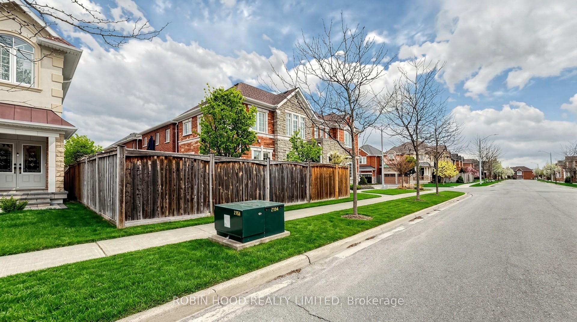 3307 Granite Gate - Detached photo 4 of 49 in Burlington, Ontario