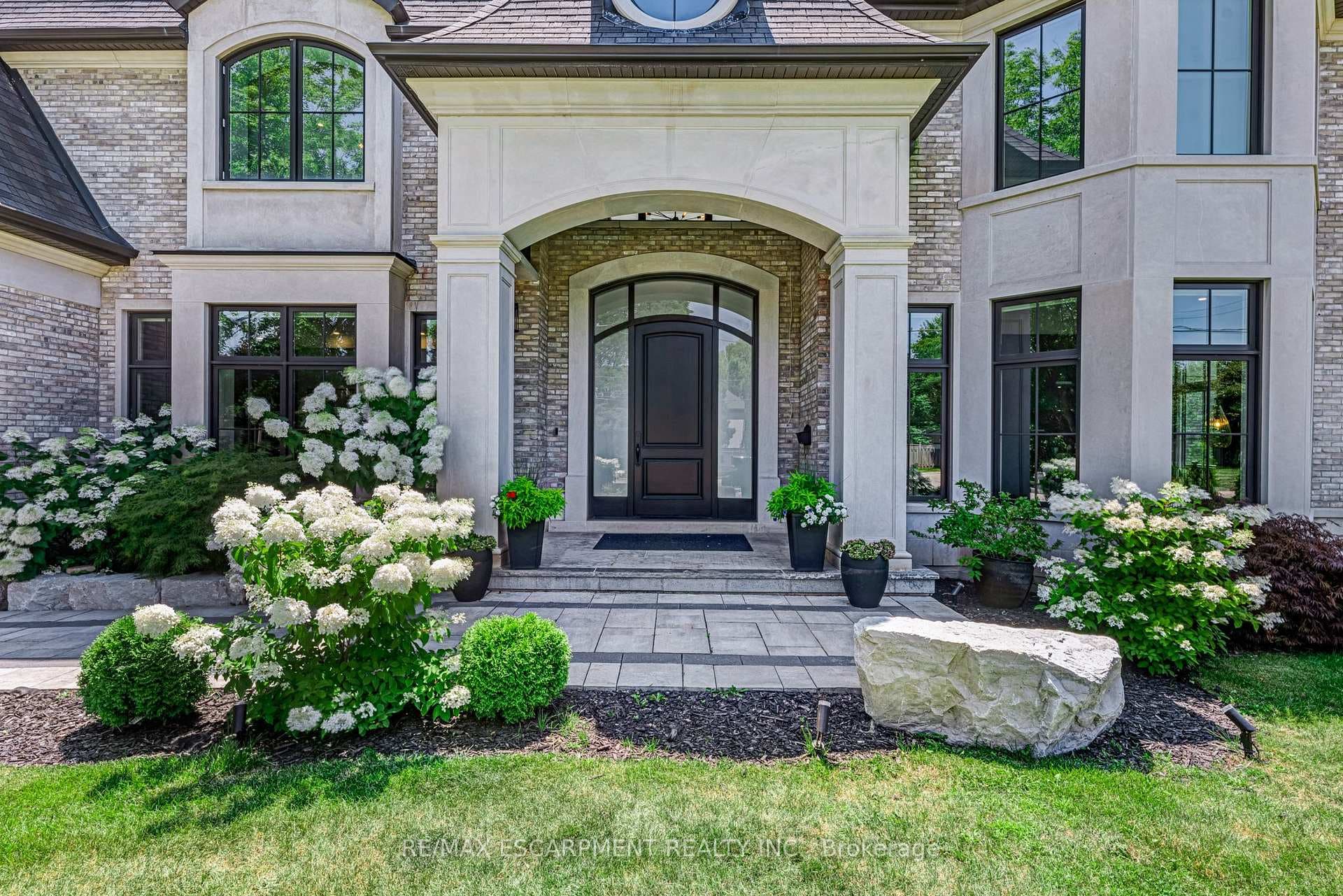 714 Atoka Drive - Detached photo 4 of 50 in Mississauga, Ontario