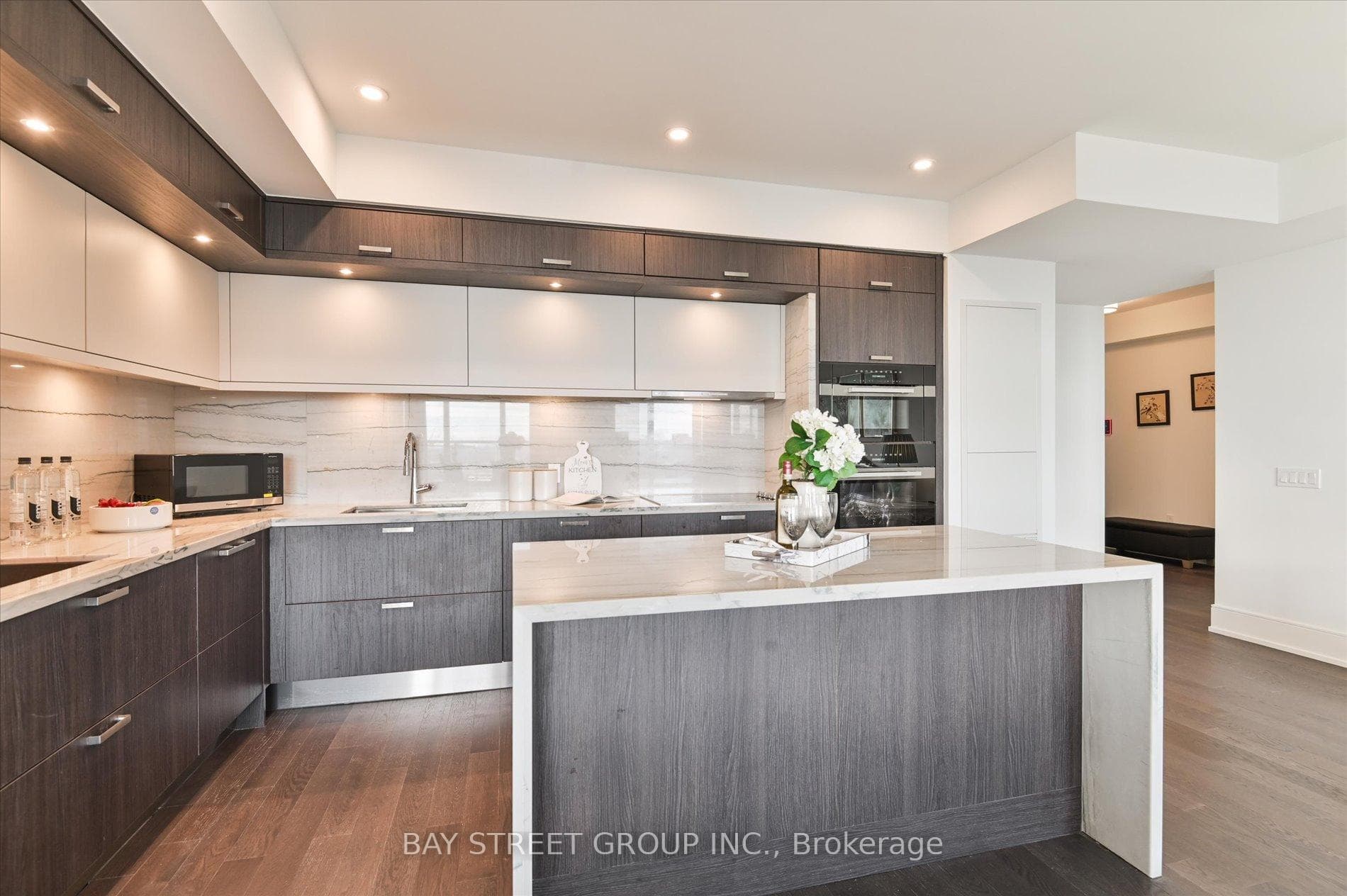 30 Inn On The Park Drive Unit 2707 - home for sale in Don Mills / Parkwoods / Victoria Village, Ontario
