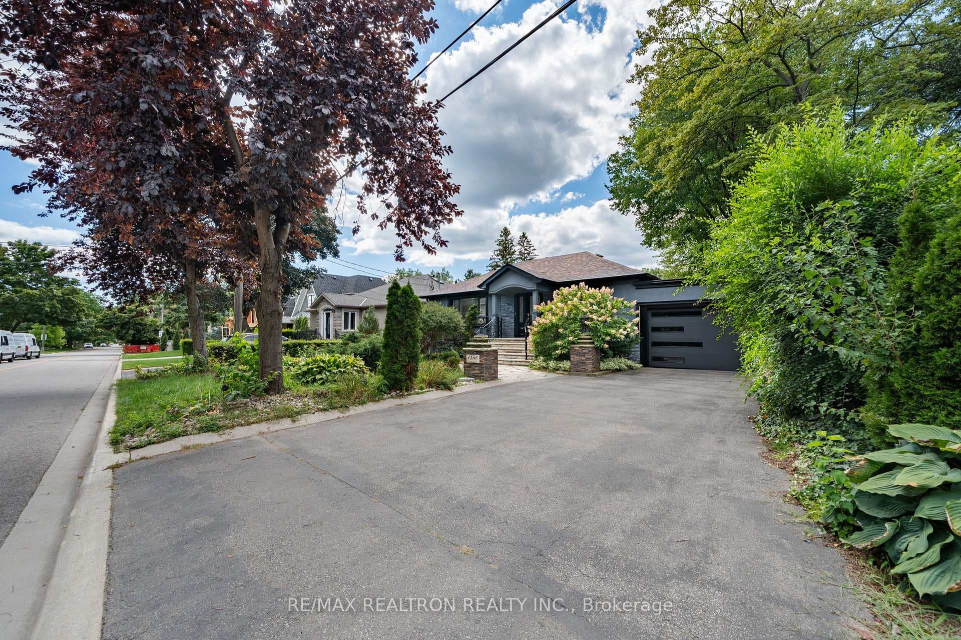 1480 Kenmuir Avenue - Detached photo 2 of 50 in Mississauga, Ontario