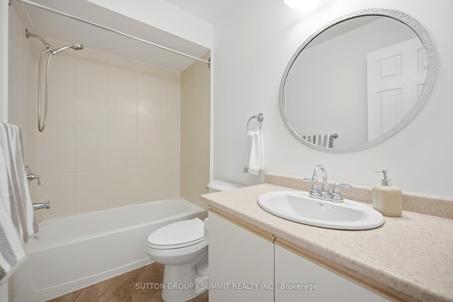 1050 Bristol Road Unit 111 - Condo photo 11 of 16 in Mississauga, Ontario