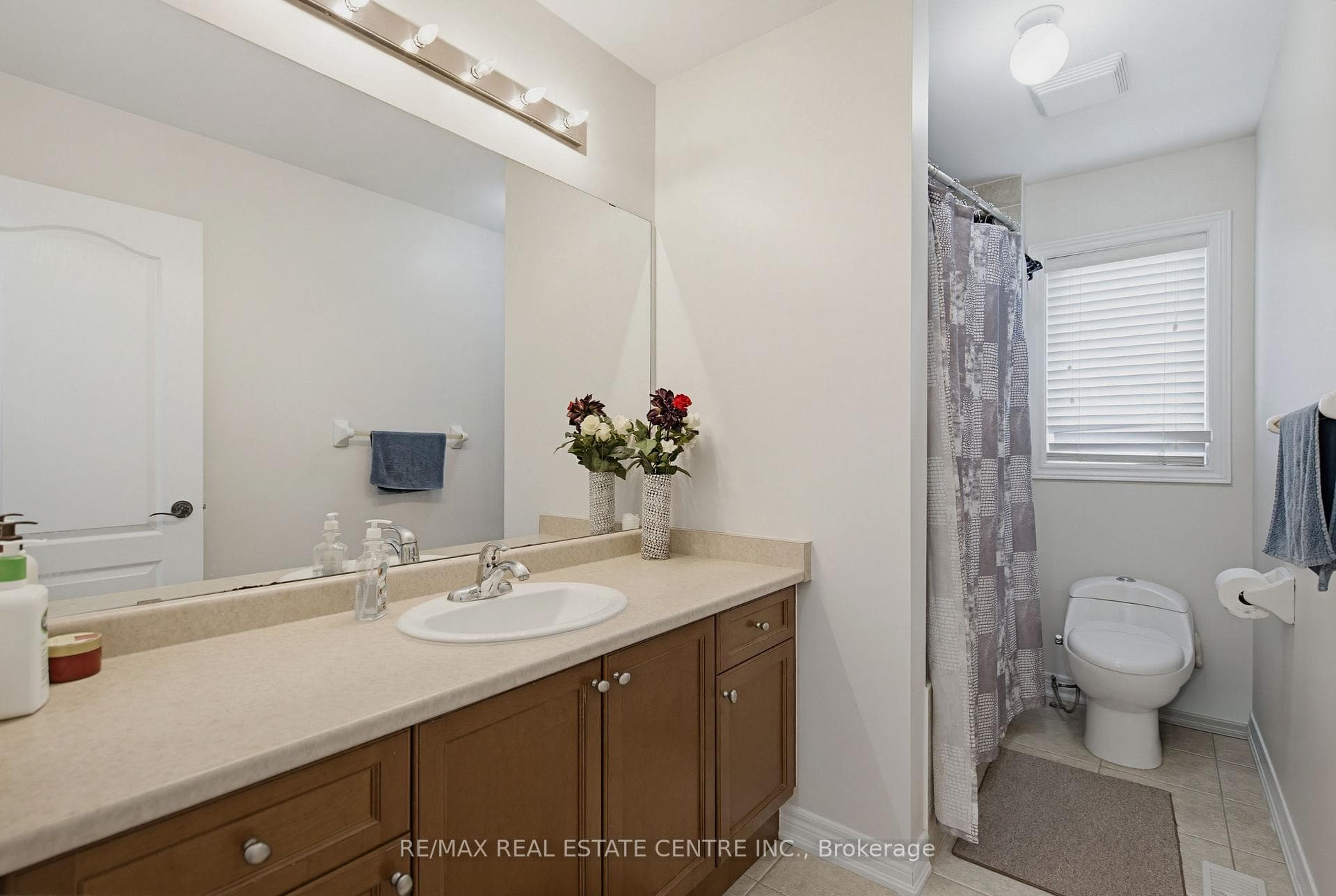 7 Resserville Street - Detached photo 28 of 43 in Brampton, Ontario