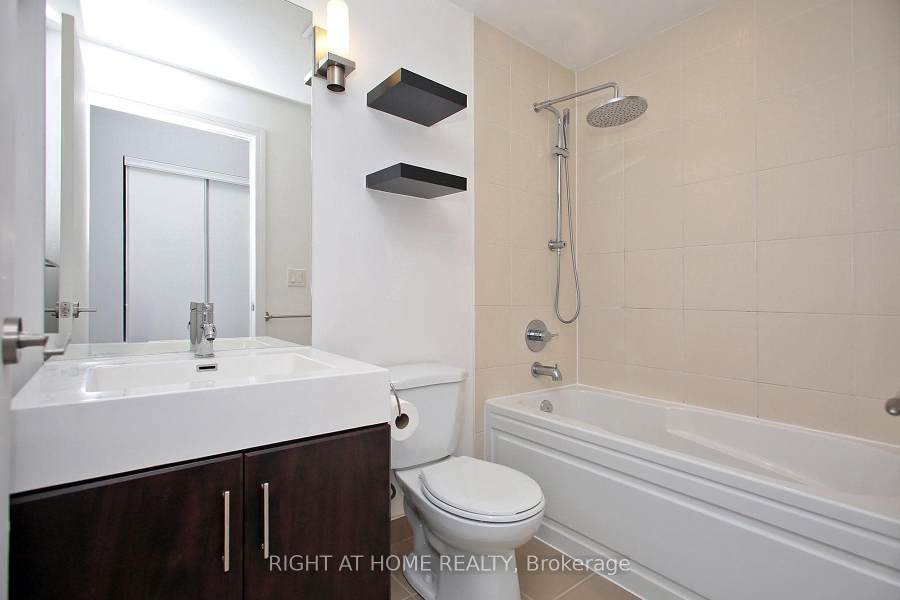 35 Brian Peck Crescent Unit 303 - Condo photo 19 of 22 in Flemingdon Park / Don Mills, Ontario