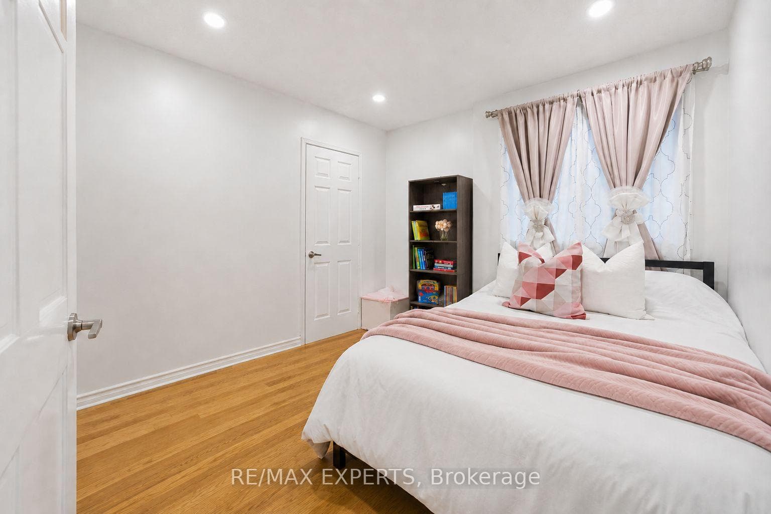 40 Dills Crescent - Detached photo 20 of 36 in Milton, Ontario