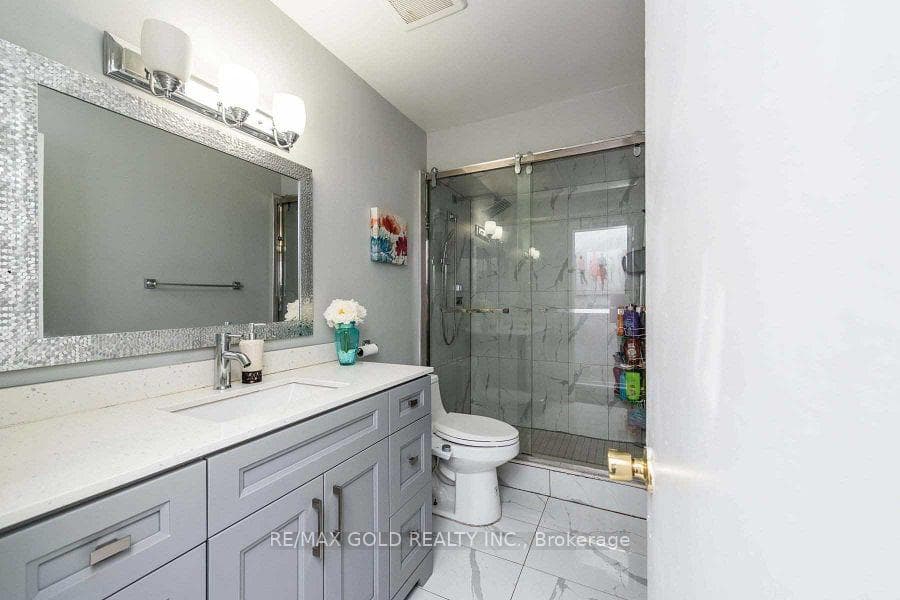 3430 Chipley Crescent - Semi-Detached photo 10 of 17 in Mississauga, Ontario