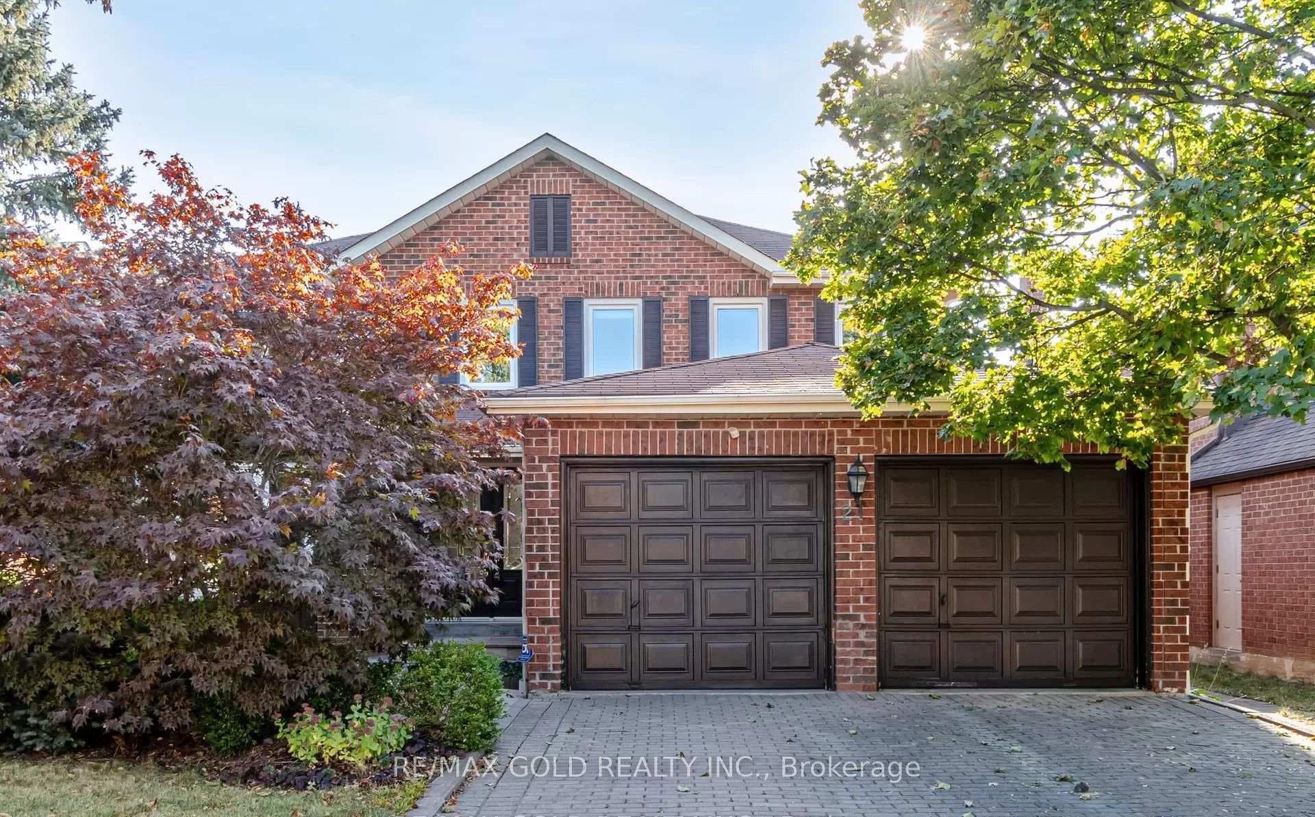 21 Nottingham Crescent - Detached photo 1 of 21 in Brampton, Ontario