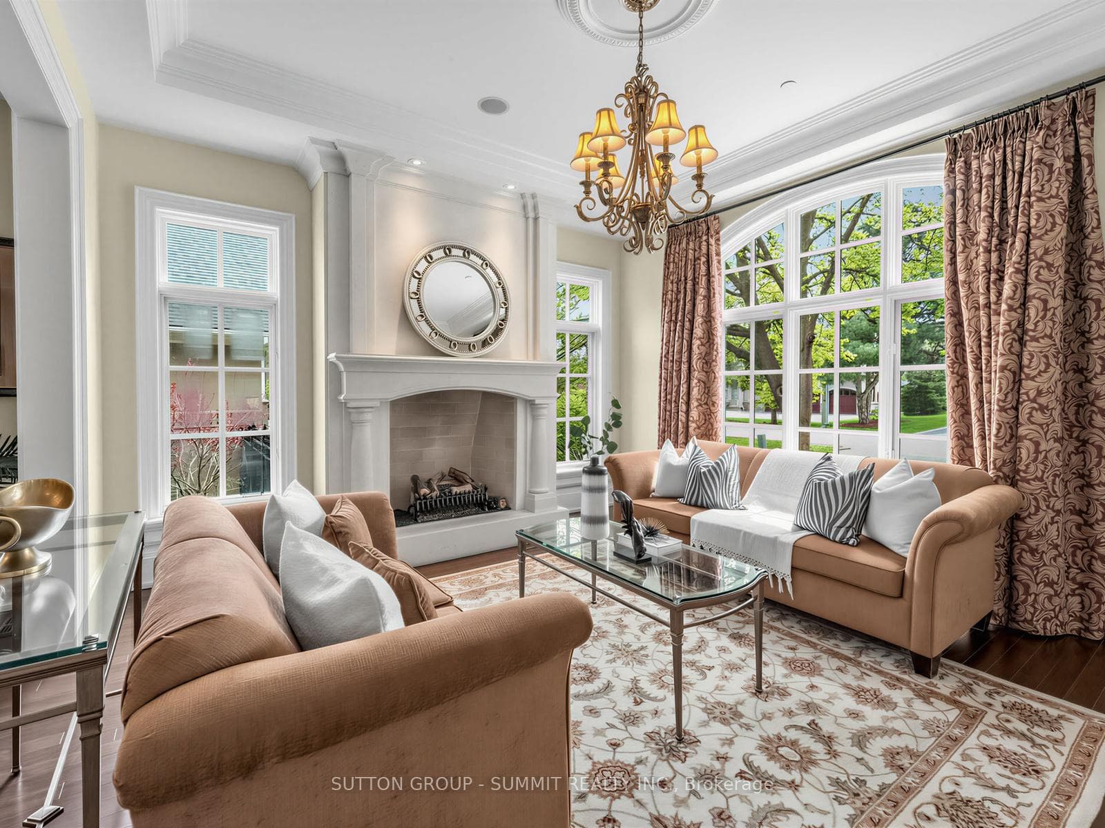 217 Eastcourt Road - Detached photo 6 of 47 in Oakville, Ontario