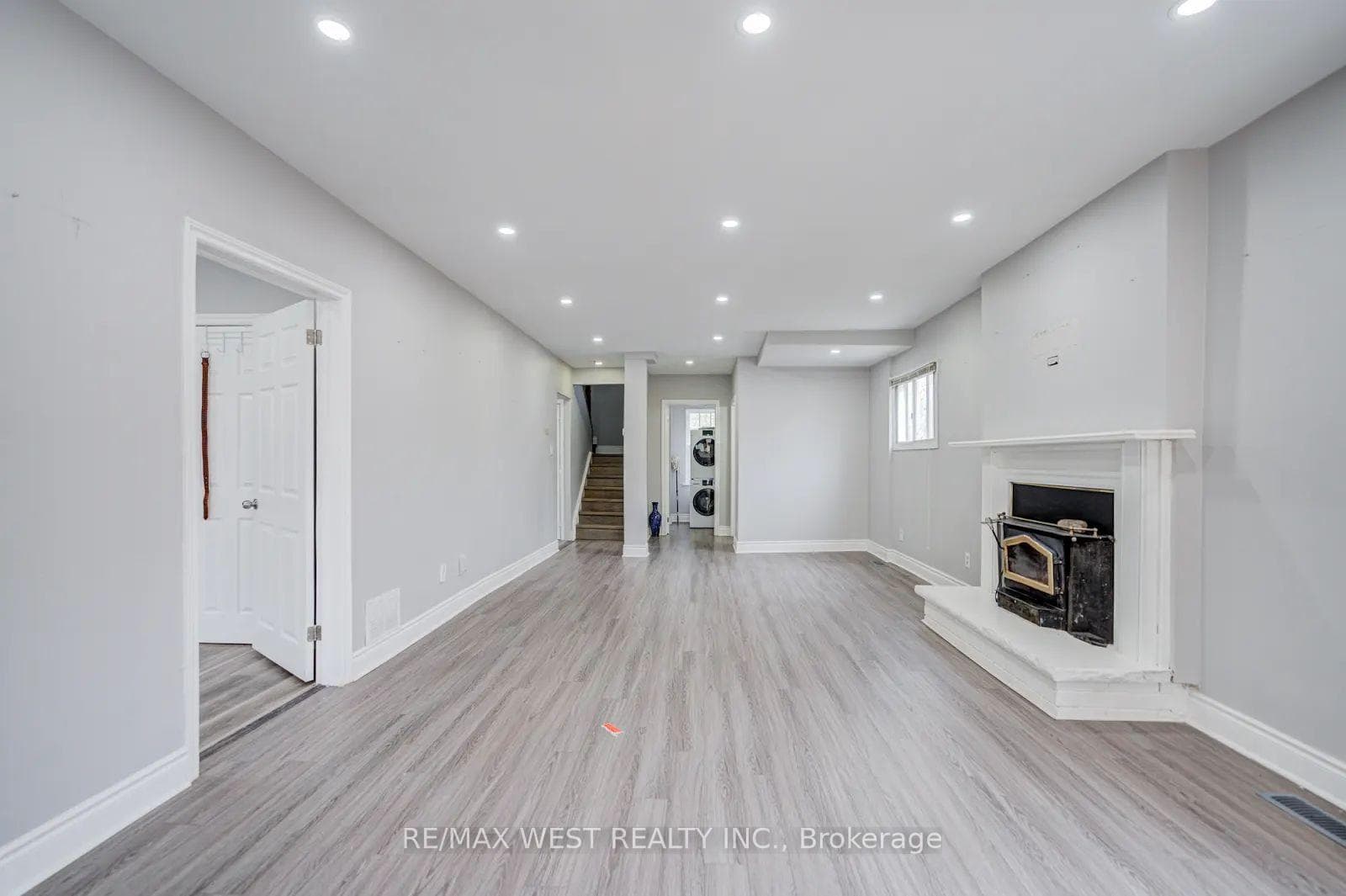 326 Queen Street - Detached photo 7 of 27 in Mississauga, Ontario