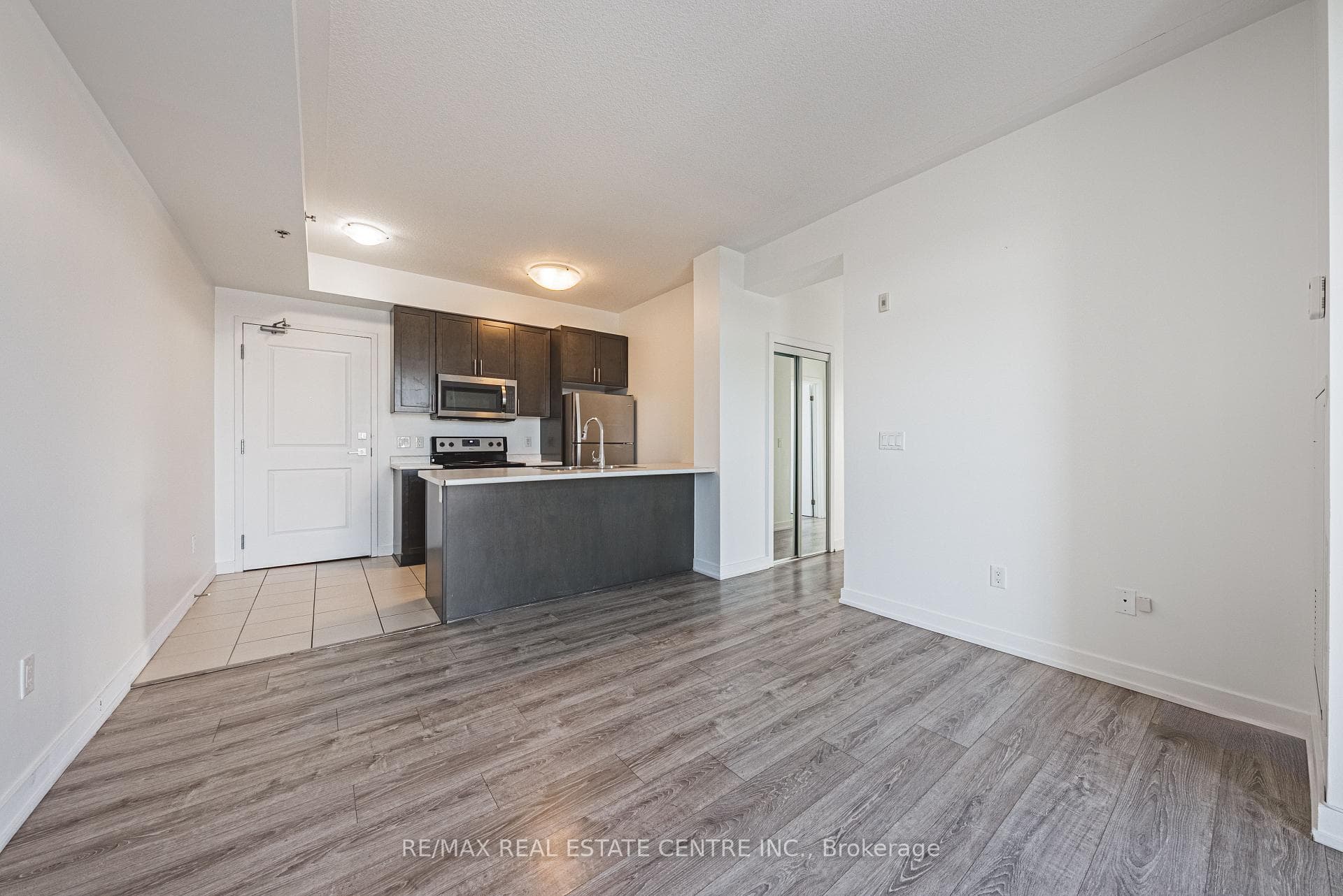 2486 Old Bronte Road Unit 706 - Condo photo 15 of 38 in Oakville, Ontario