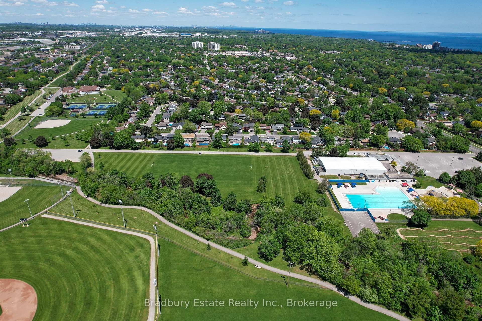 498 Wicklow Road - Detached photo 39 of 39 in Burlington, Ontario