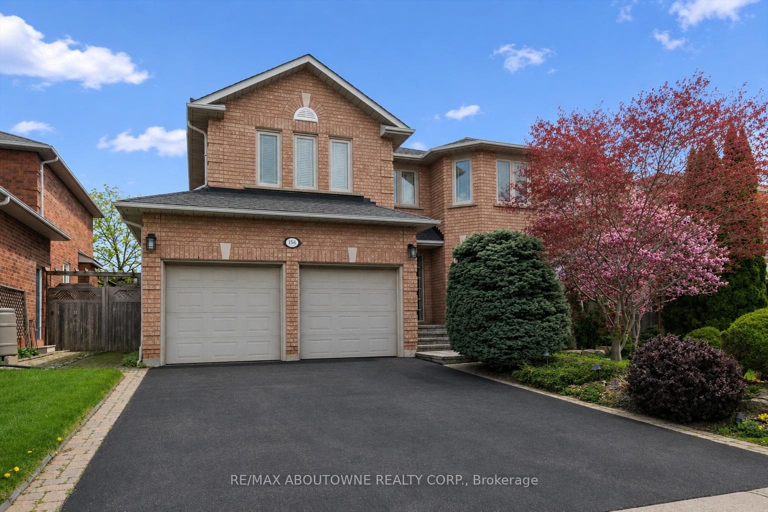 154 Howell Road - Detached photo 2 of 50 in Oakville, Ontario