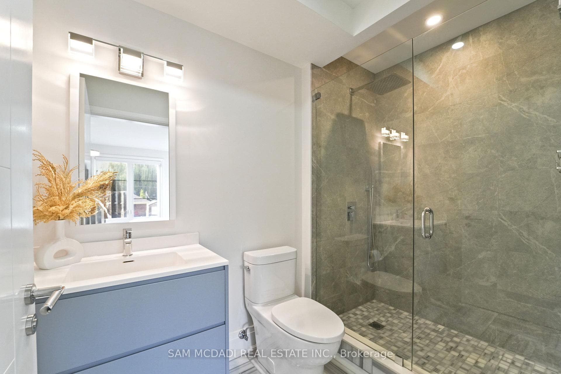 11B Maple Avenue - Semi-Detached photo 19 of 49 in Mississauga, Ontario