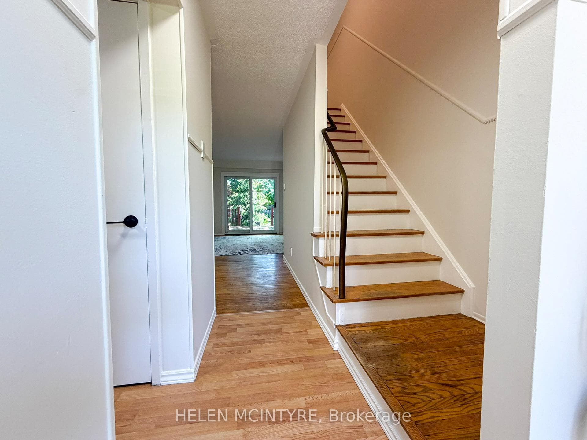 140 Ripley Court Unit 4 - Townhouse photo 25 of 47 in Oakville, Ontario