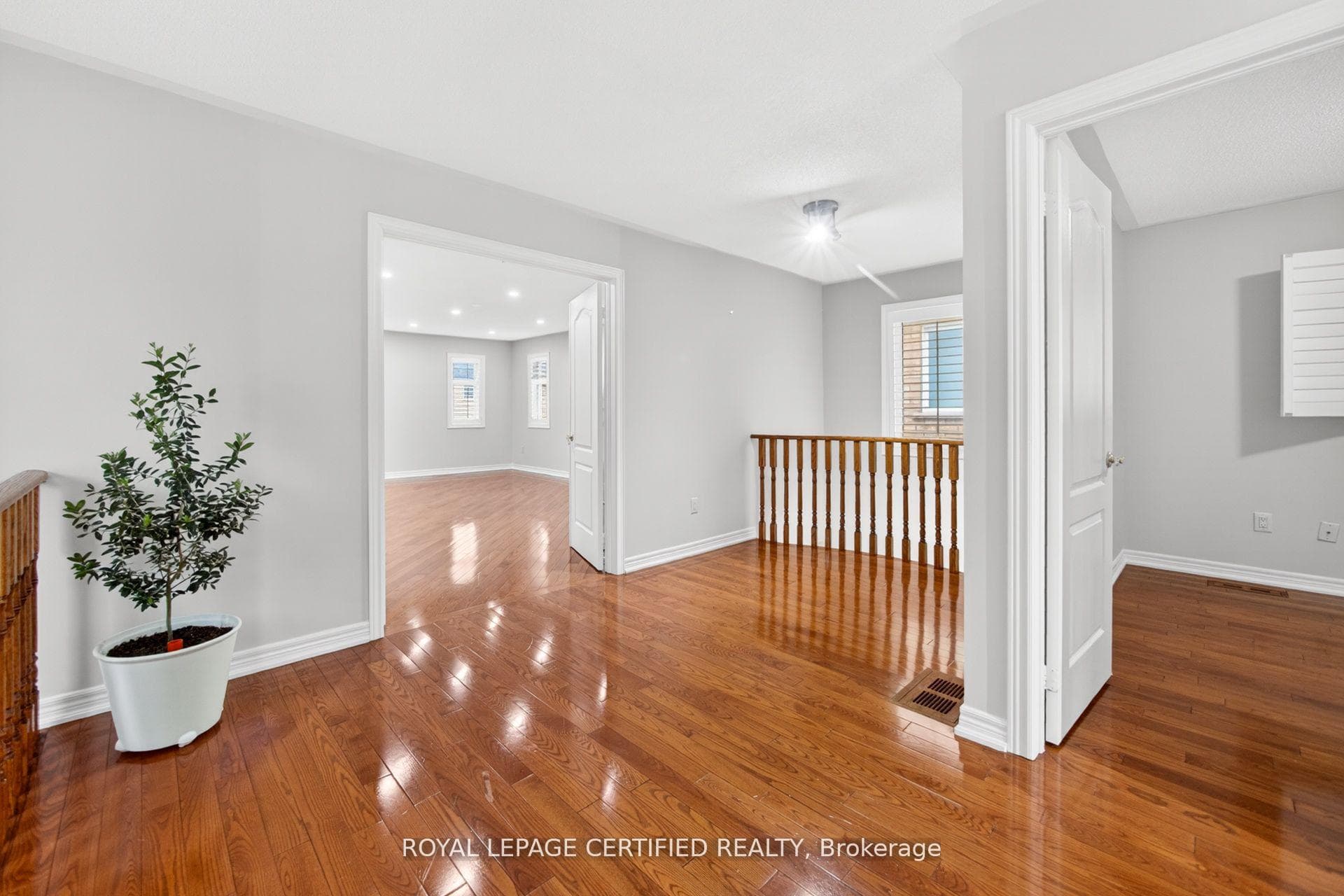 643 Garden Walk - Detached photo 21 of 50 in Mississauga, Ontario