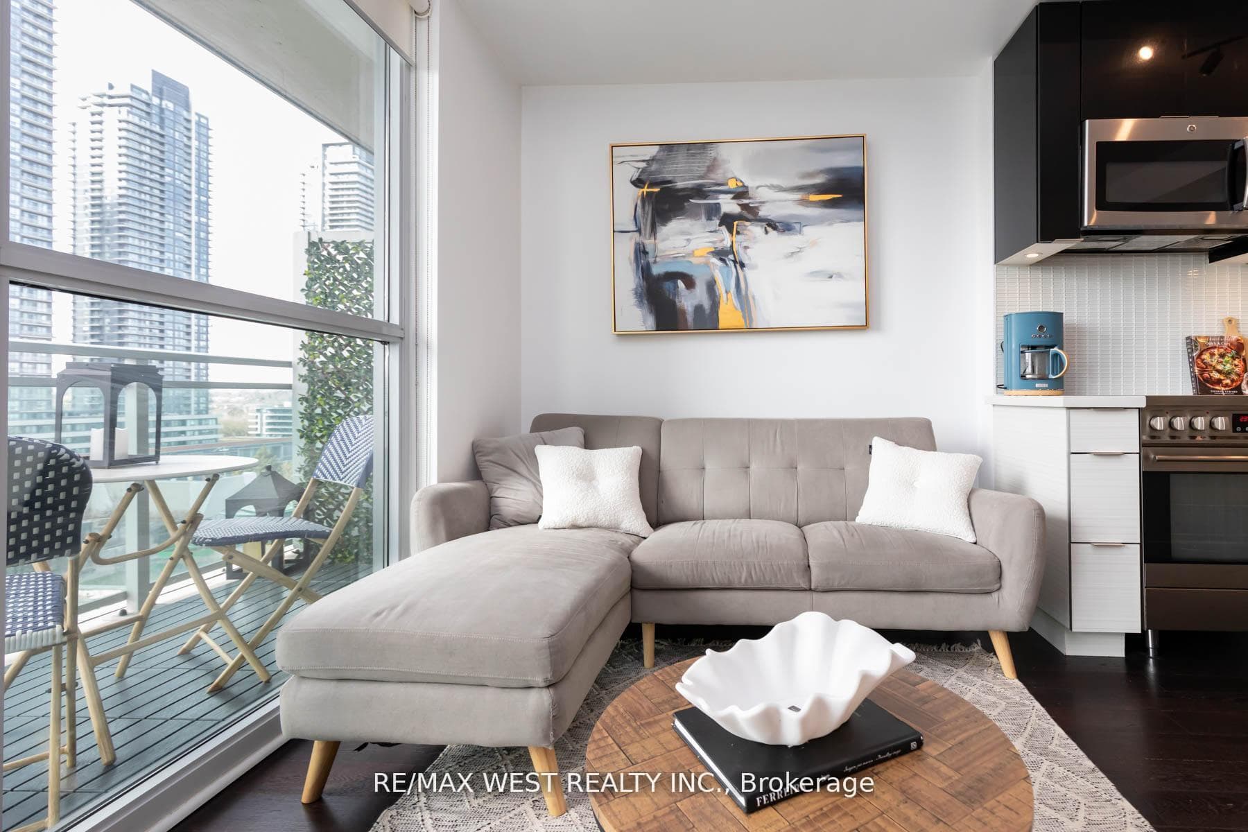 33 Shore Breeze Drive Unit 802 - Condo photo 8 of 38 in Liberty Village / Parkdale / South Parkdale, Ontario