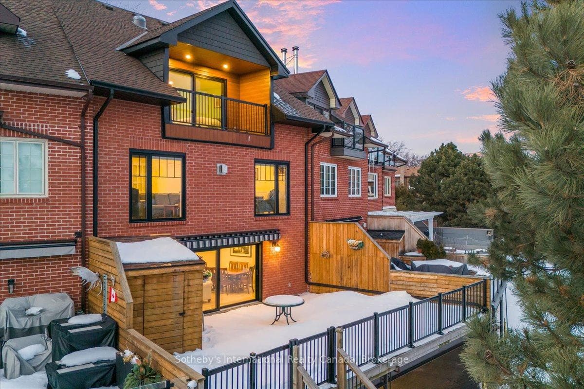 10 Southwind Terrace - Townhouse photo 3 of 43 in Oakville, Ontario