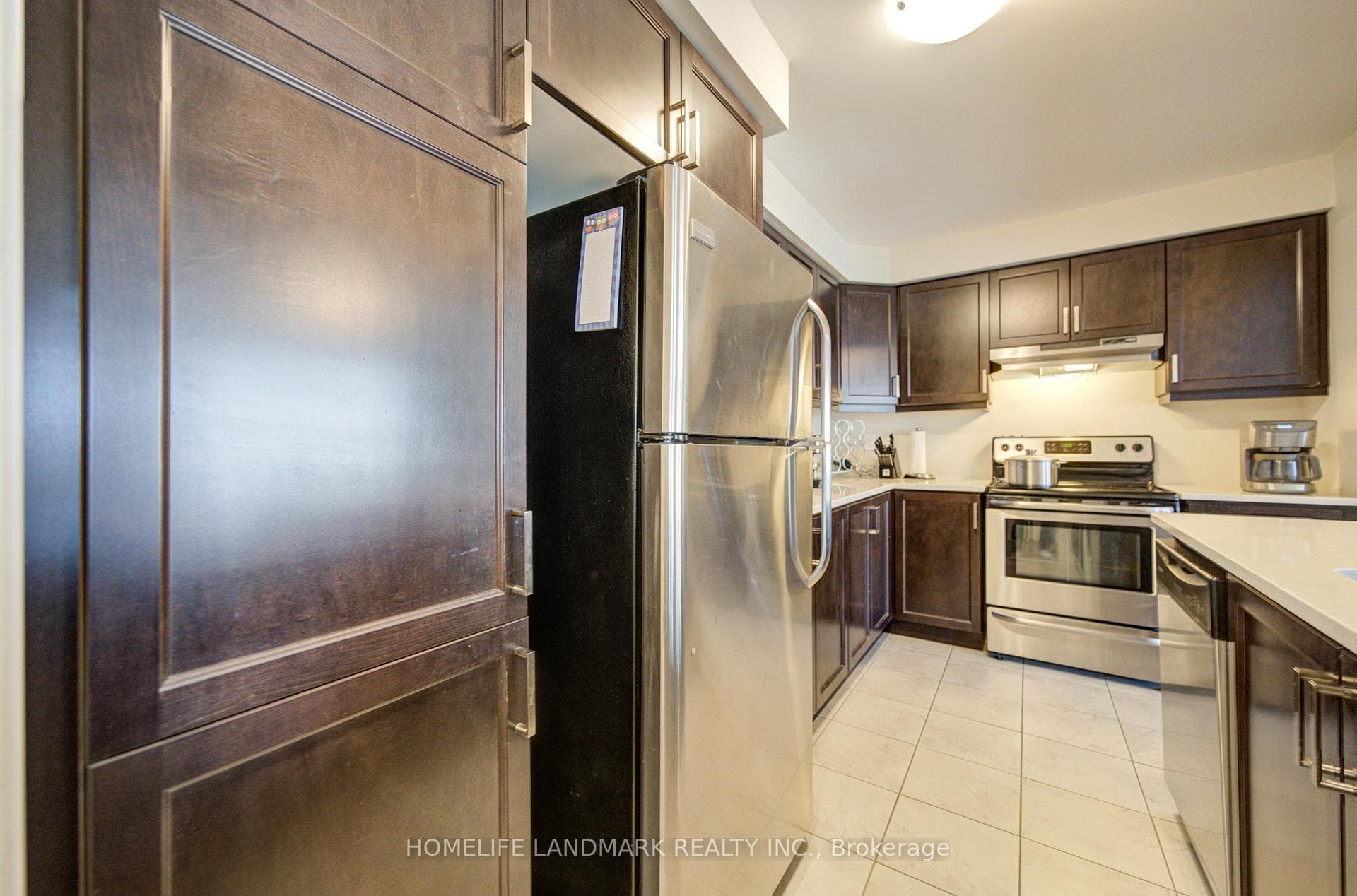 3086 Mistletoe Gardens - Townhouse photo 11 of 38 in Oakville, Ontario