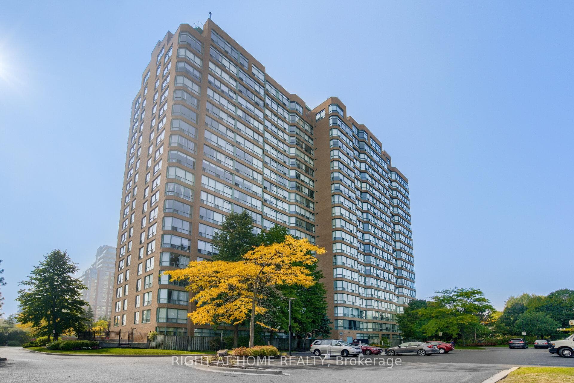 1276 Maple Crossing Boulevard Unit 514 - home for sale in Burlington, Ontario