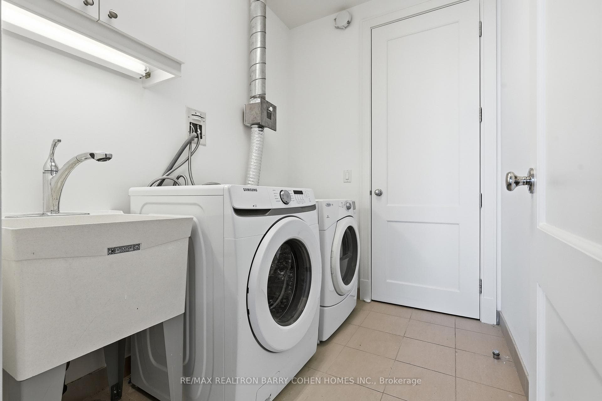 183 Wellington Street Unit 4502 - Condo photo 27 of 34 in Downtown Toronto / Waterfront, Ontario
