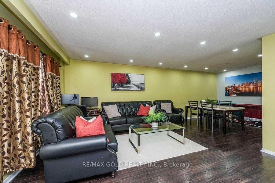 3430 Chipley Crescent - Semi-Detached photo 6 of 17 in Mississauga, Ontario