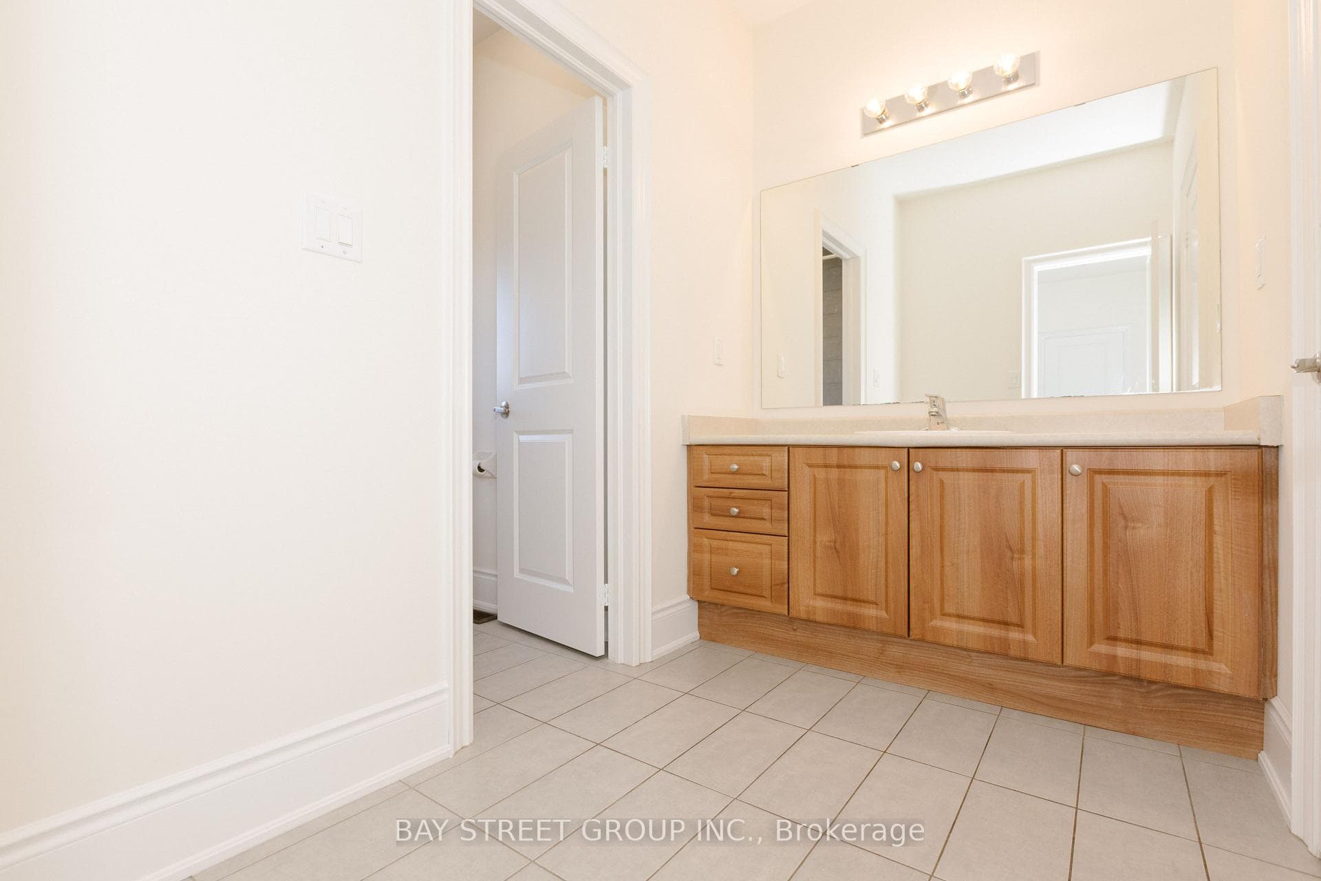 3127 Streamwood Pass - Detached photo 38 of 48 in Oakville, Ontario